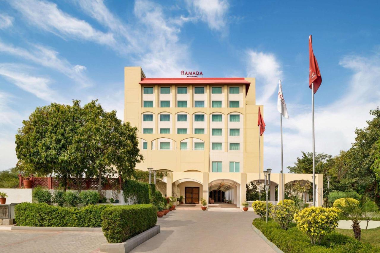 Ramada By Wyndham Jaipur Jaisinghpura Hotell Eksteriør bilde