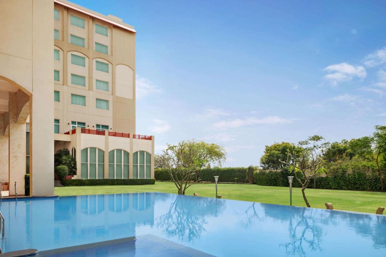 Ramada By Wyndham Jaipur Jaisinghpura Hotell Eksteriør bilde