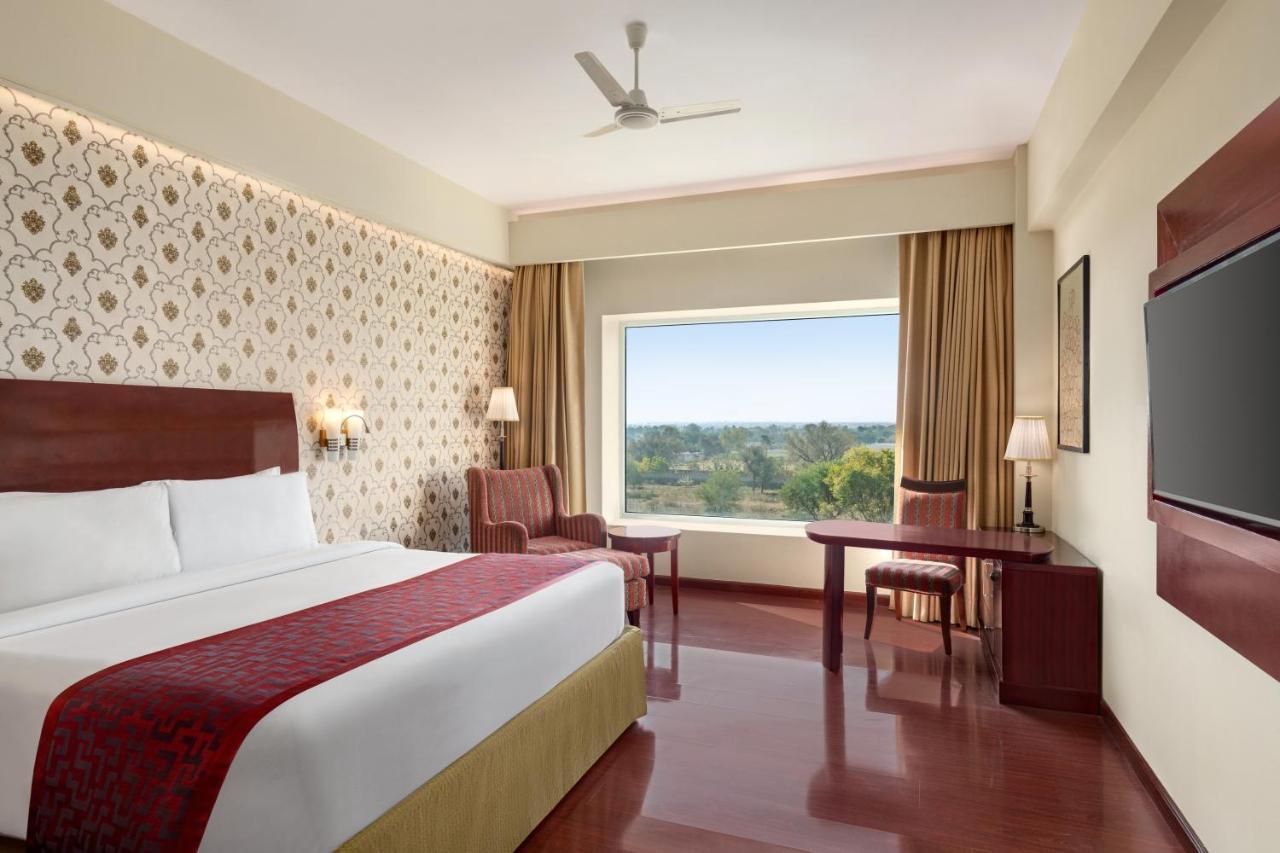 Ramada By Wyndham Jaipur Jaisinghpura Hotell Eksteriør bilde