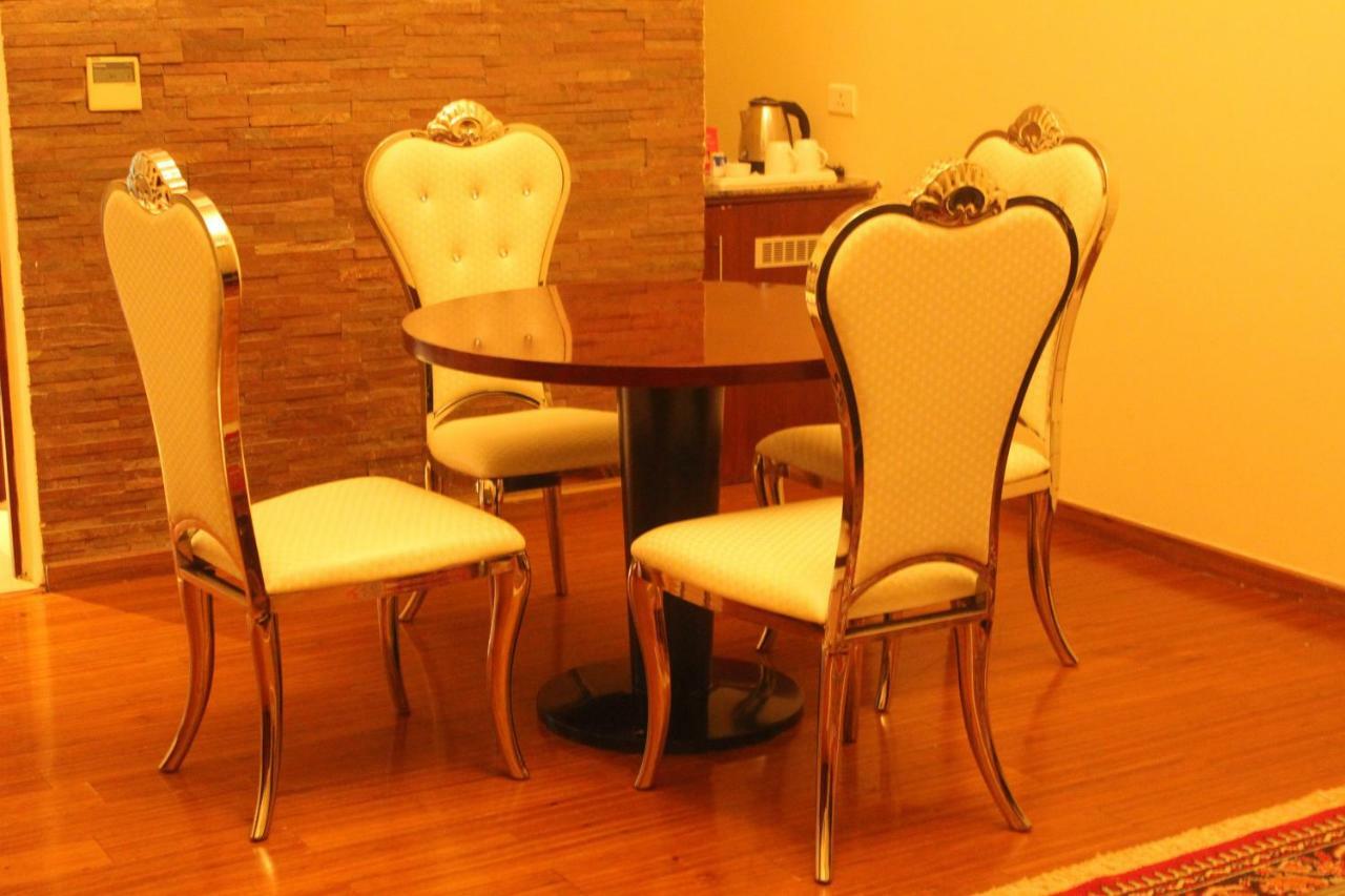 Ramada By Wyndham Jaipur Jaisinghpura Hotell Eksteriør bilde