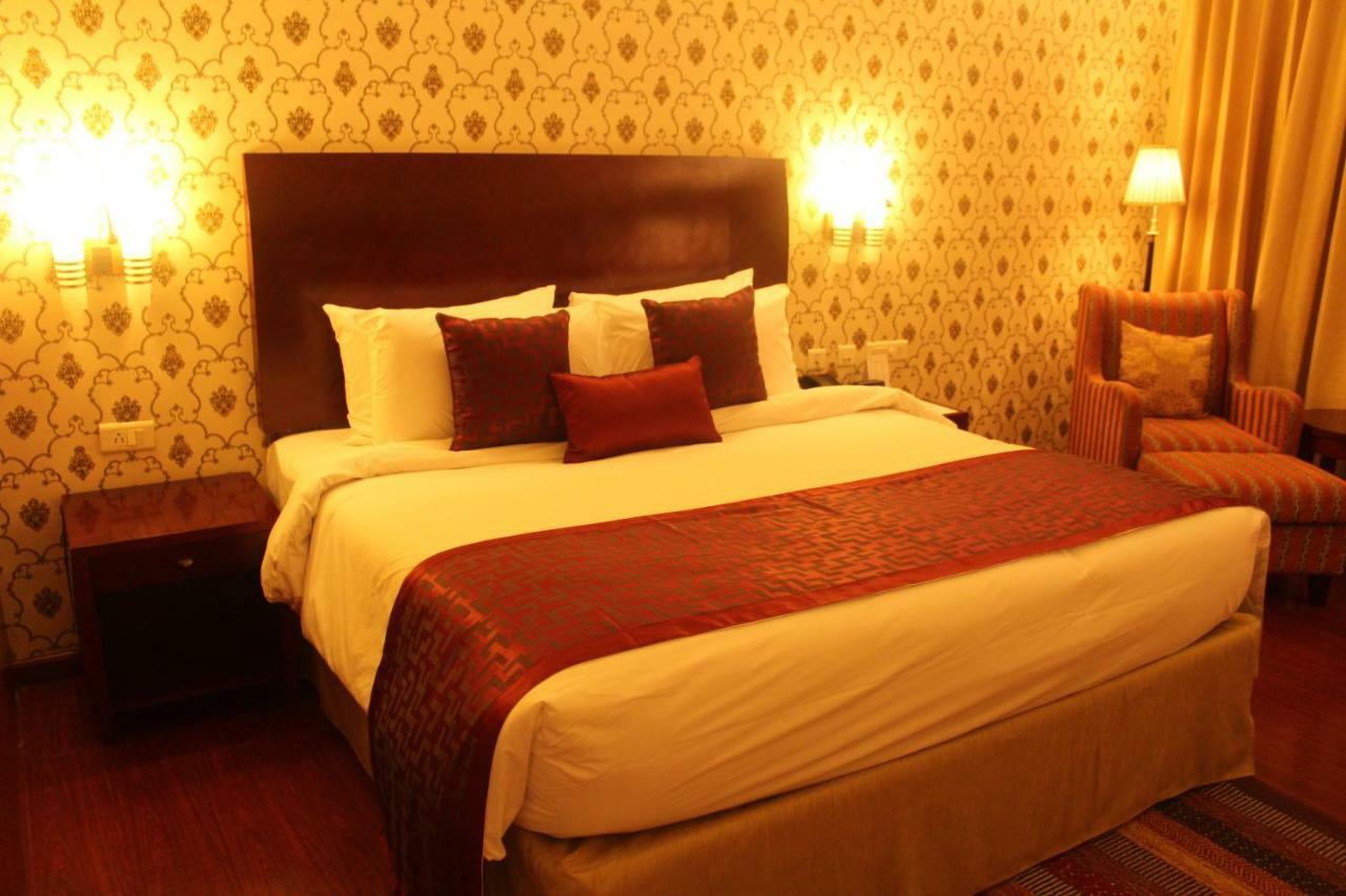 Ramada By Wyndham Jaipur Jaisinghpura Hotell Eksteriør bilde