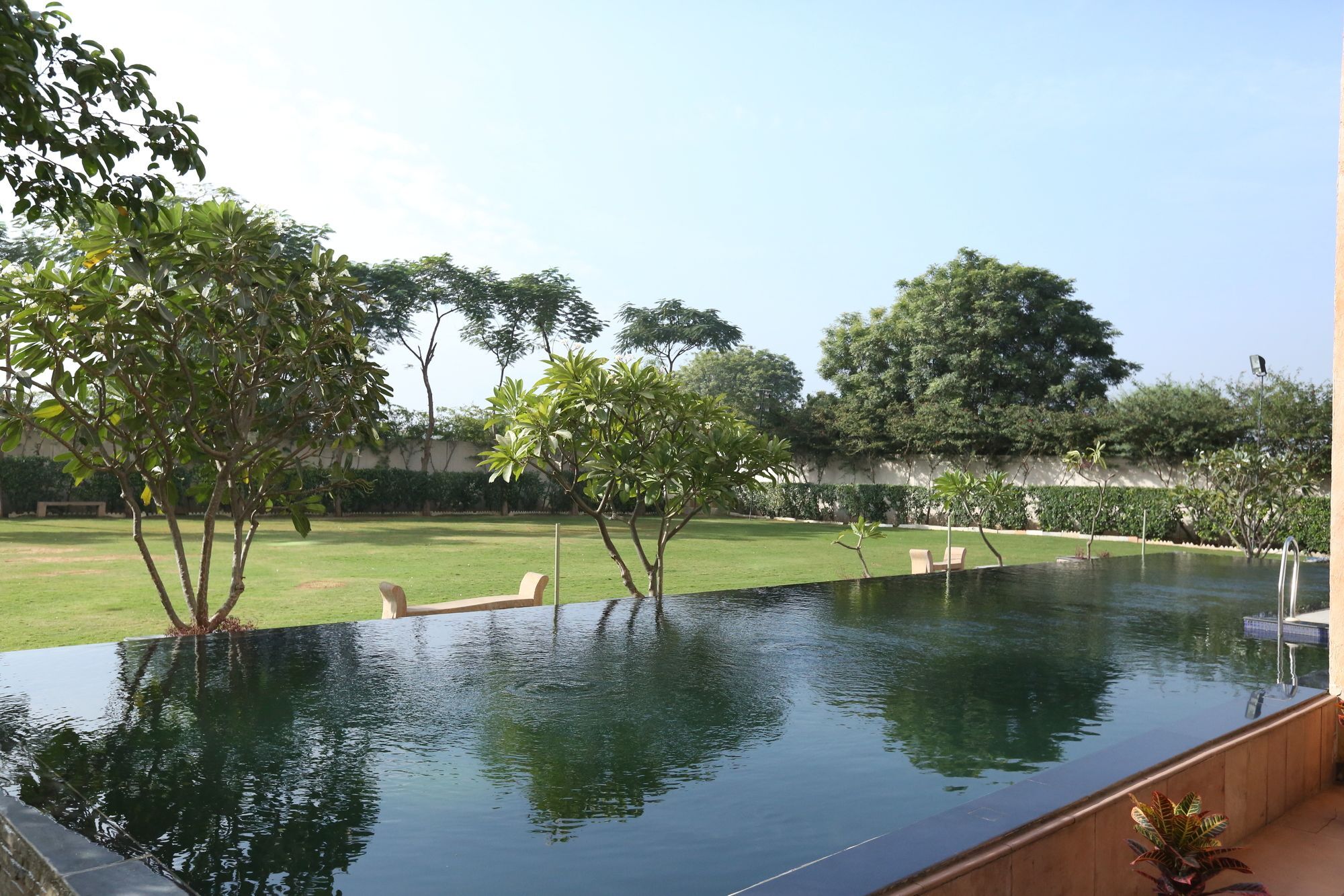 Ramada By Wyndham Jaipur Jaisinghpura Hotell Eksteriør bilde